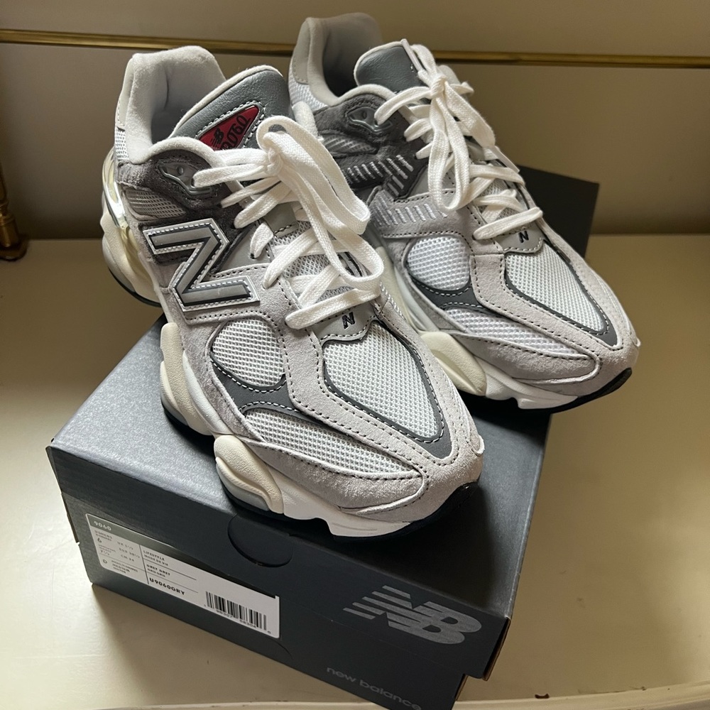 New Balance 9060 Rain Cloud/Castlerock size M6 / W7.5